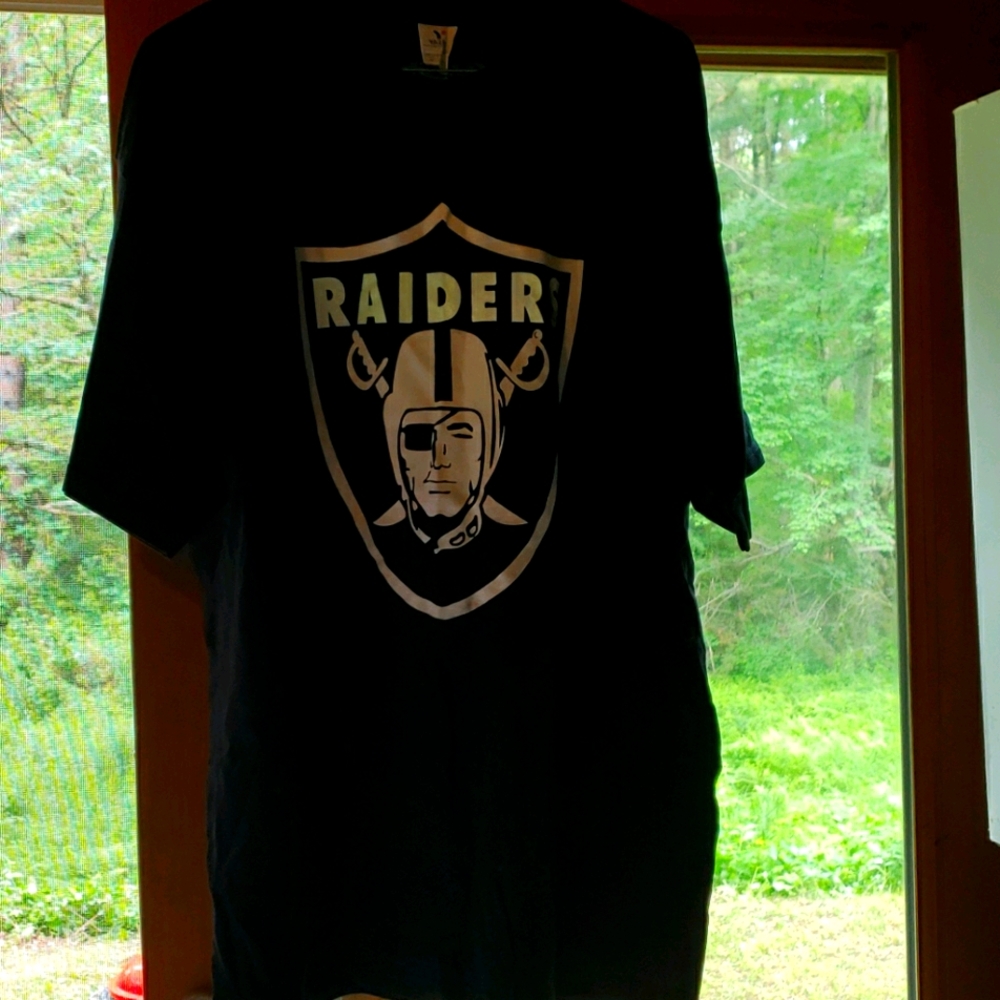 Raiders football tee xl